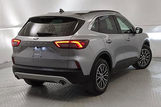 Certified 2023 Ford Escape SE image 4