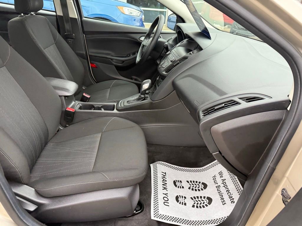 Certified 2018 Ford Focus SE FWD image 14