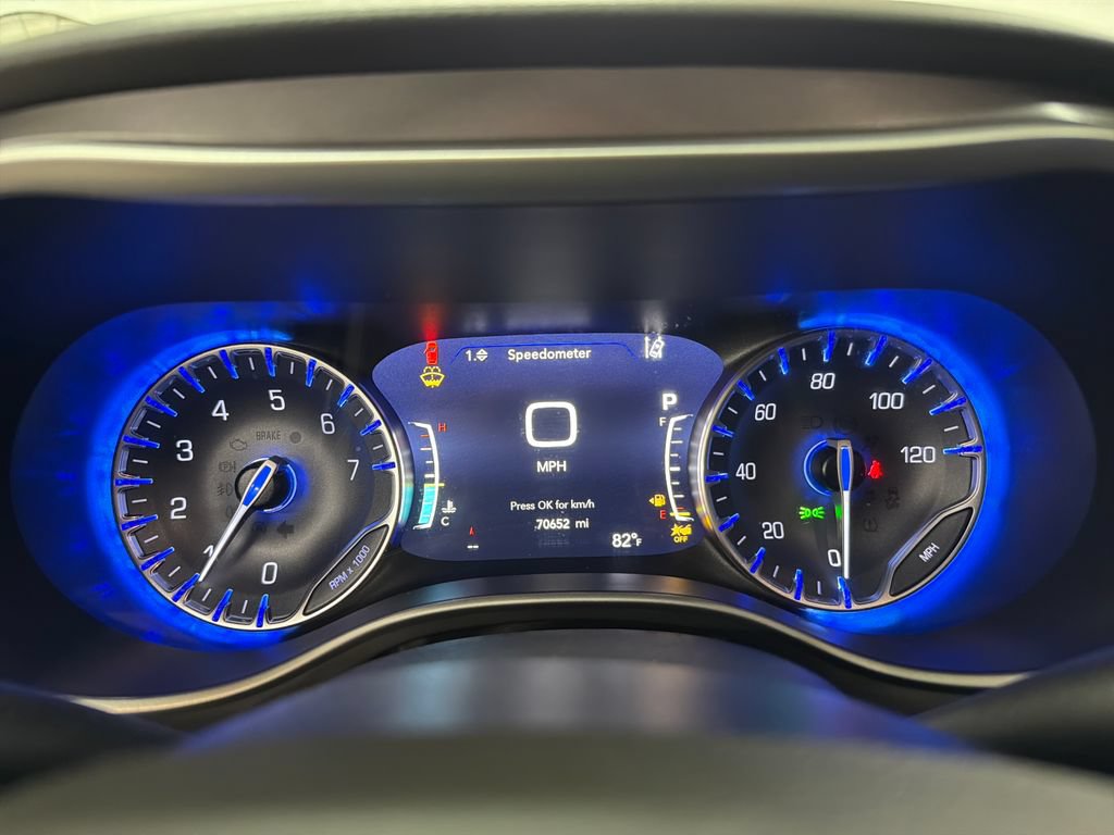 Used 2022 Chrysler Pacifica Touring-L FWD image 23