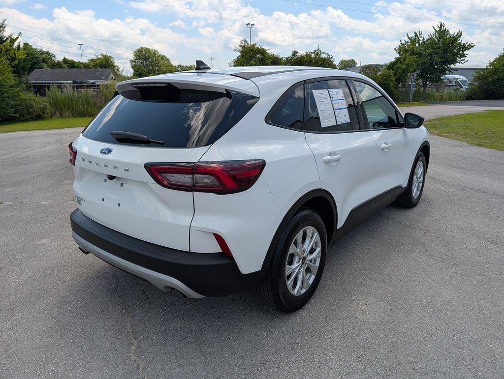 Certified 2025 Ford Escape Active FWD image 3