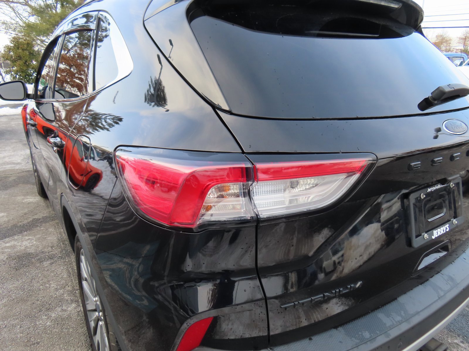 Certified 2022 Ford Escape Titanium w/ Class II Trailer Tow Package image 12