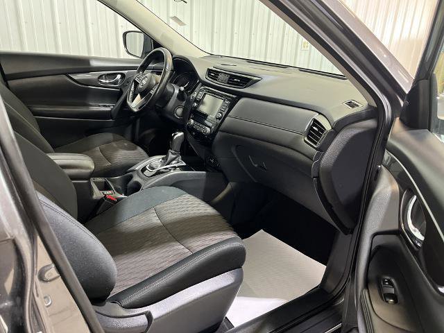 Used 2018 Nissan Rogue SV w/ Sun & Sound Touring Package image 35