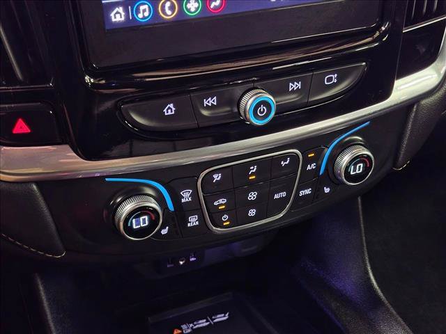 Used 2023 Chevrolet Traverse LT FWD image 16