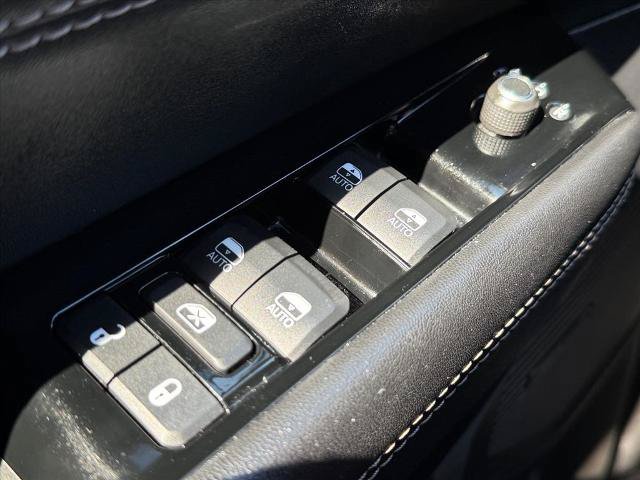 Used 2024 Jeep Wagoneer Series III AWD/4WD image 16