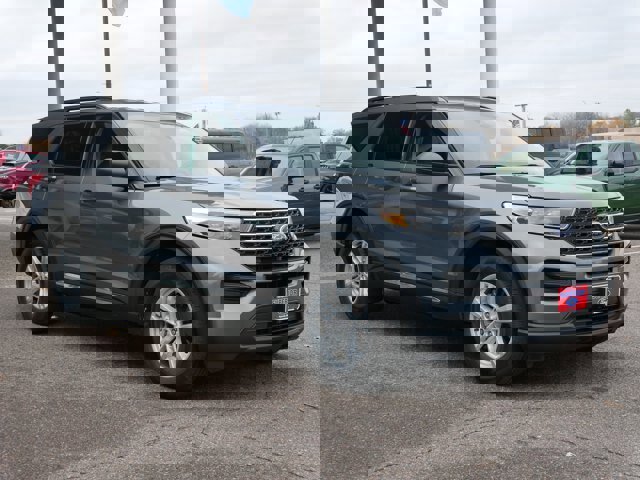 Certified 2023 Ford Explorer XLT w/ Class IV Trailer Tow Package image 3