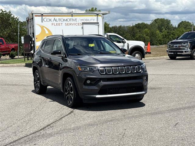 Used 2022 Jeep Compass Limited AWD/4WD image 3