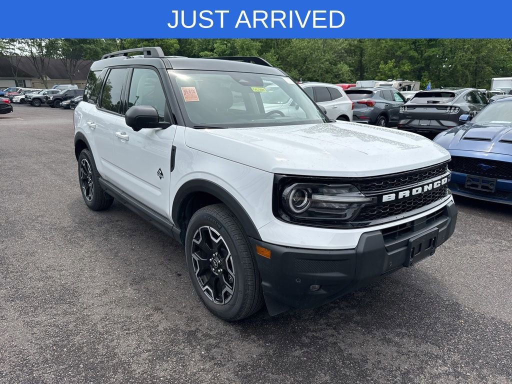 Certified 2025 Ford Bronco Sport Outer Banks w/ Outer Banks Tech Package+ AWD/4WD image 3