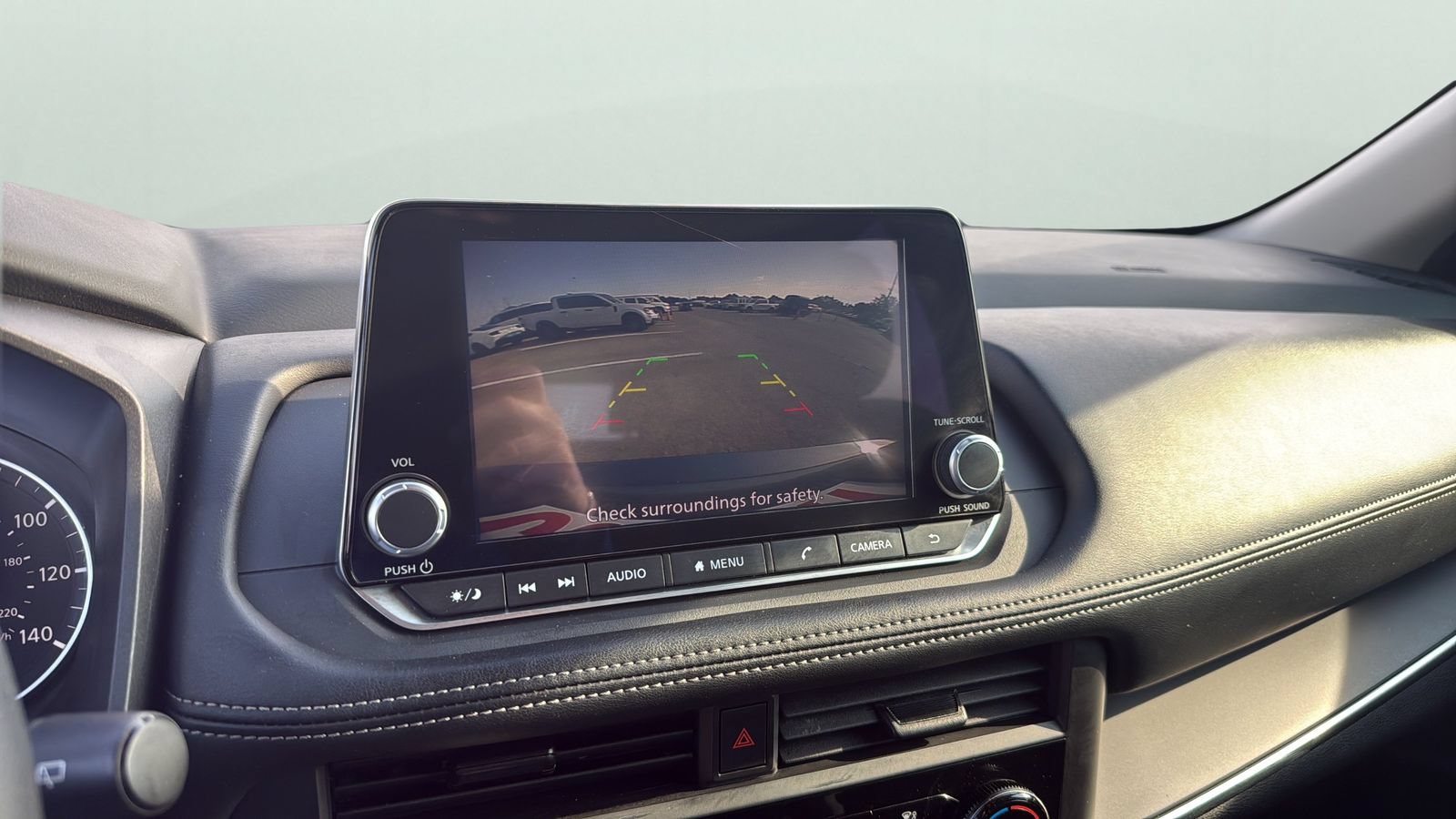 Used 2024 Nissan Rogue S FWD image 18