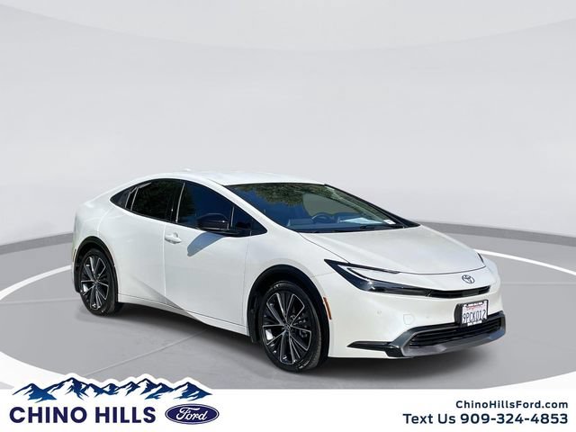 Used 2024 Toyota Prius XLE FWD image 1