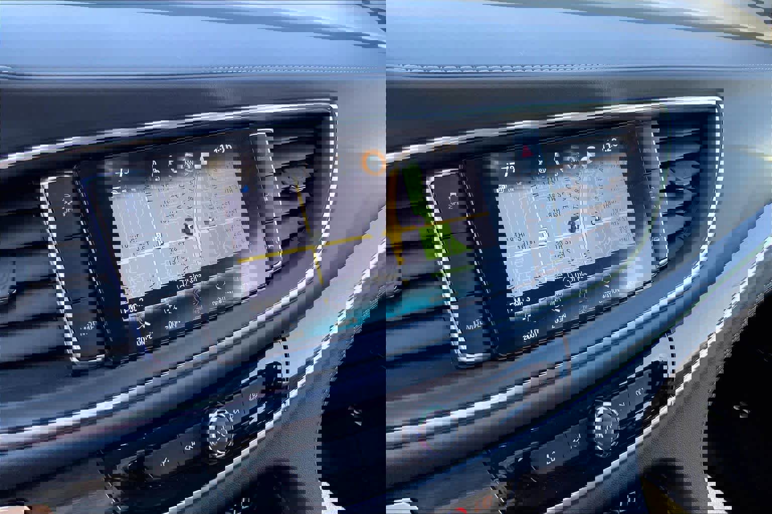 Used 2019 Buick Enclave Premium w/ Experience Buick Package FWD image 34