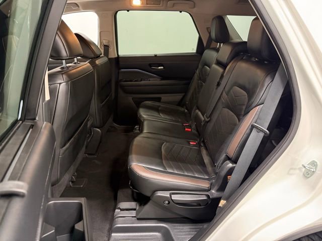 Used 2022 Nissan Pathfinder Platinum w/ Cargo Package image 36