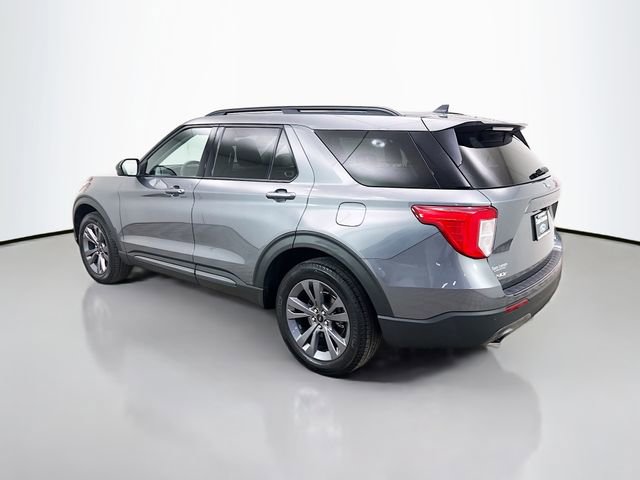 Certified 2022 Ford Explorer XLT w/ Equipment Group 202A AWD/4WD image 5