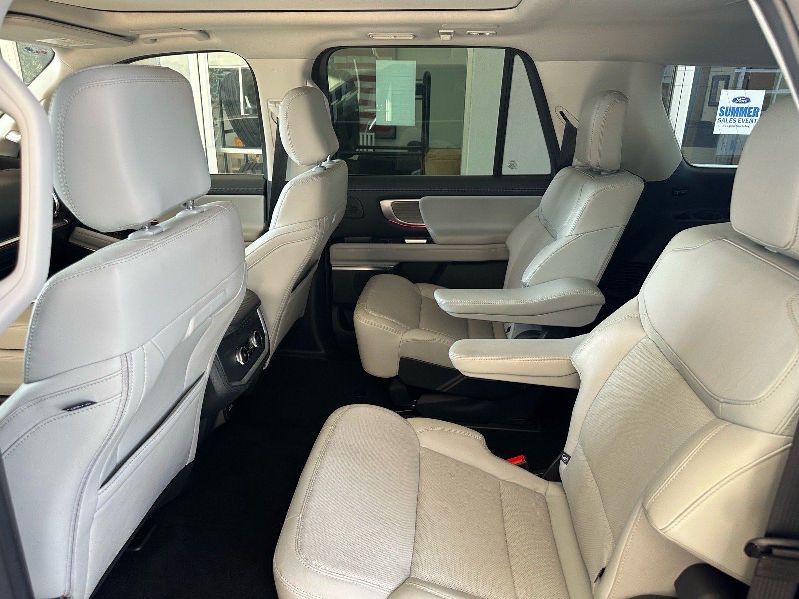 Certified 2025 Ford Expedition Max Platinum w/ Driver's Package AWD/4WD image 22