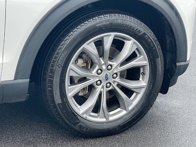 Certified 2022 Ford Explorer XLT w/ Equipment Group 202A image 9