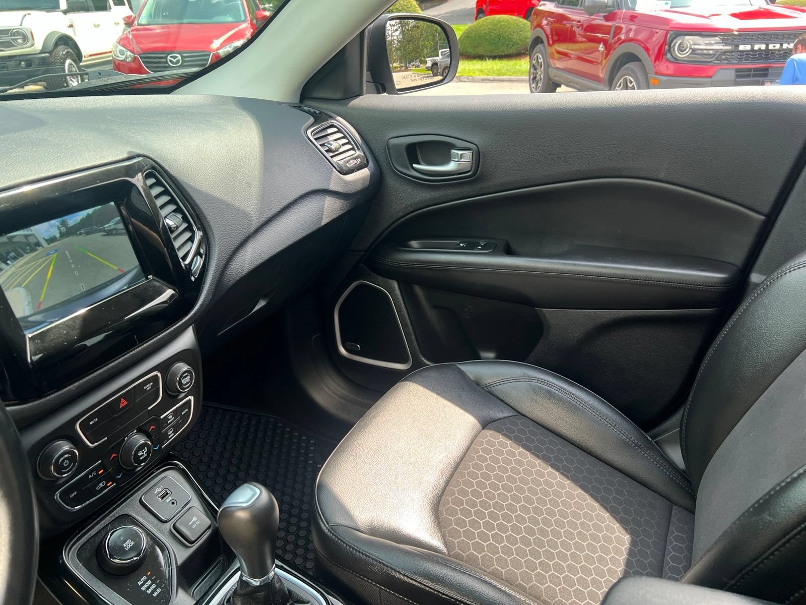 Used 2021 Jeep Compass Latitude w/ Sun and Sound Group AWD/4WD image 38