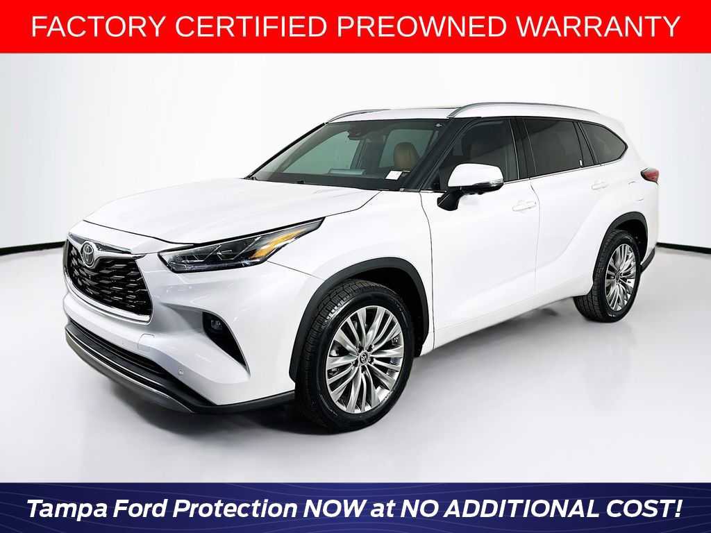 Used 2023 Toyota Highlander Platinum FWD image 1