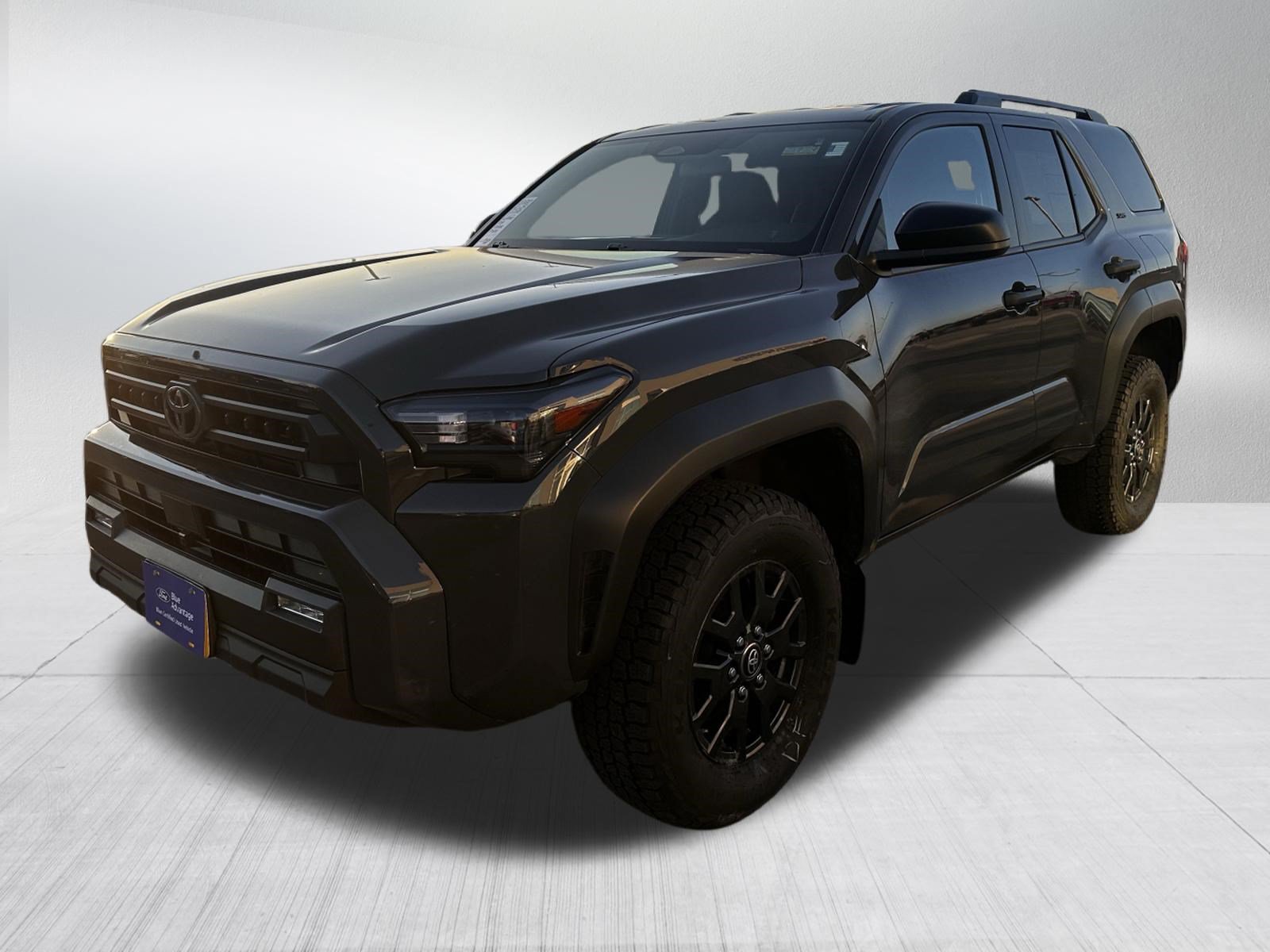 Used 2025 Toyota 4Runner SR5 AWD/4WD image 3