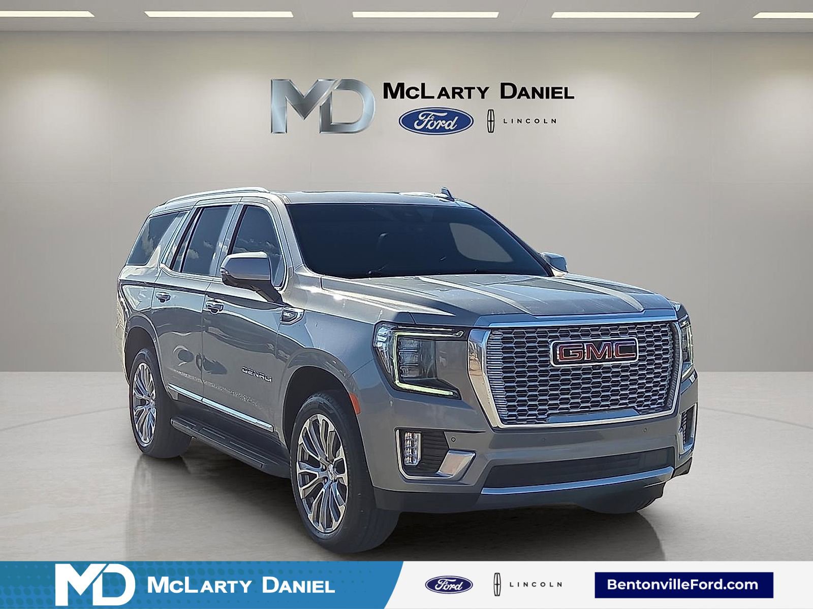 Used 2023 GMC Yukon Denali RWD image 1