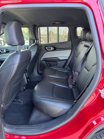 Used 2025 Jeep Compass Limited AWD/4WD image 11