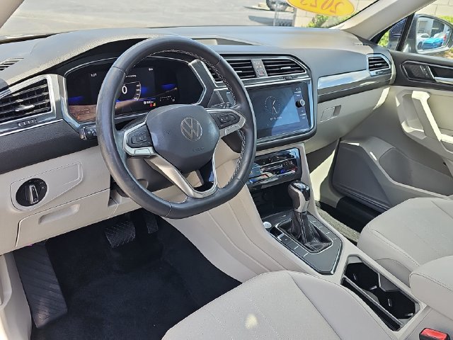Used 2023 Volkswagen Tiguan SE FWD image 16