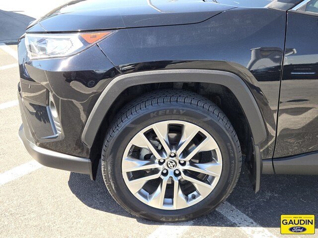 Used 2020 Toyota RAV4 Limited AWD/4WD image 10