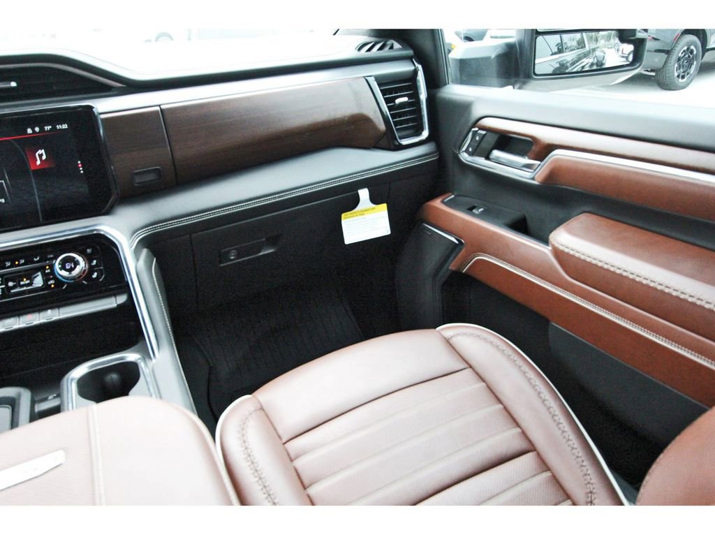 Used 2024 GMC Sierra 3500 Denali Ultimate AWD/4WD image 13