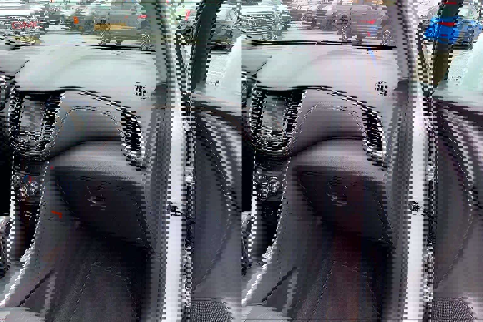 Used 2022 Chevrolet Trax LT w/ Driver Confidence Package image 18