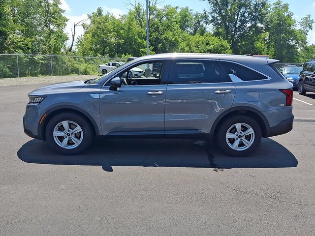 Used 2022 Kia Sorento LX FWD image 7