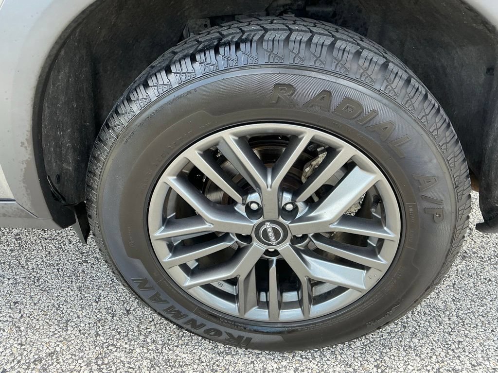 Used 2023 Nissan Rogue S AWD/4WD image 19