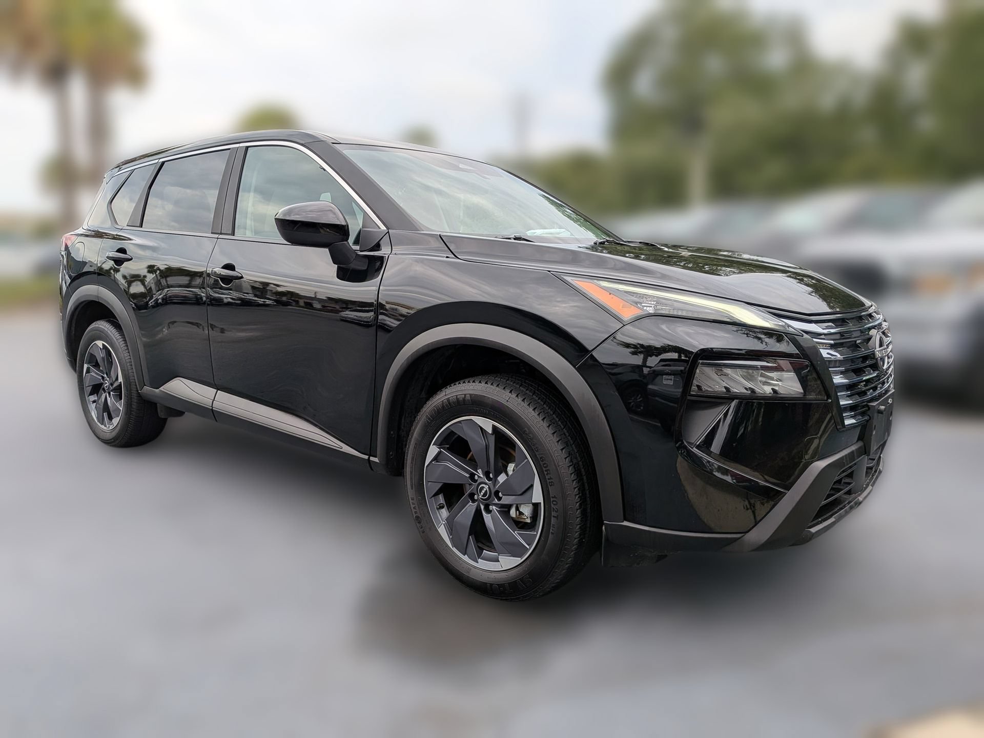 Used 2025 Nissan Rogue SV FWD image 2