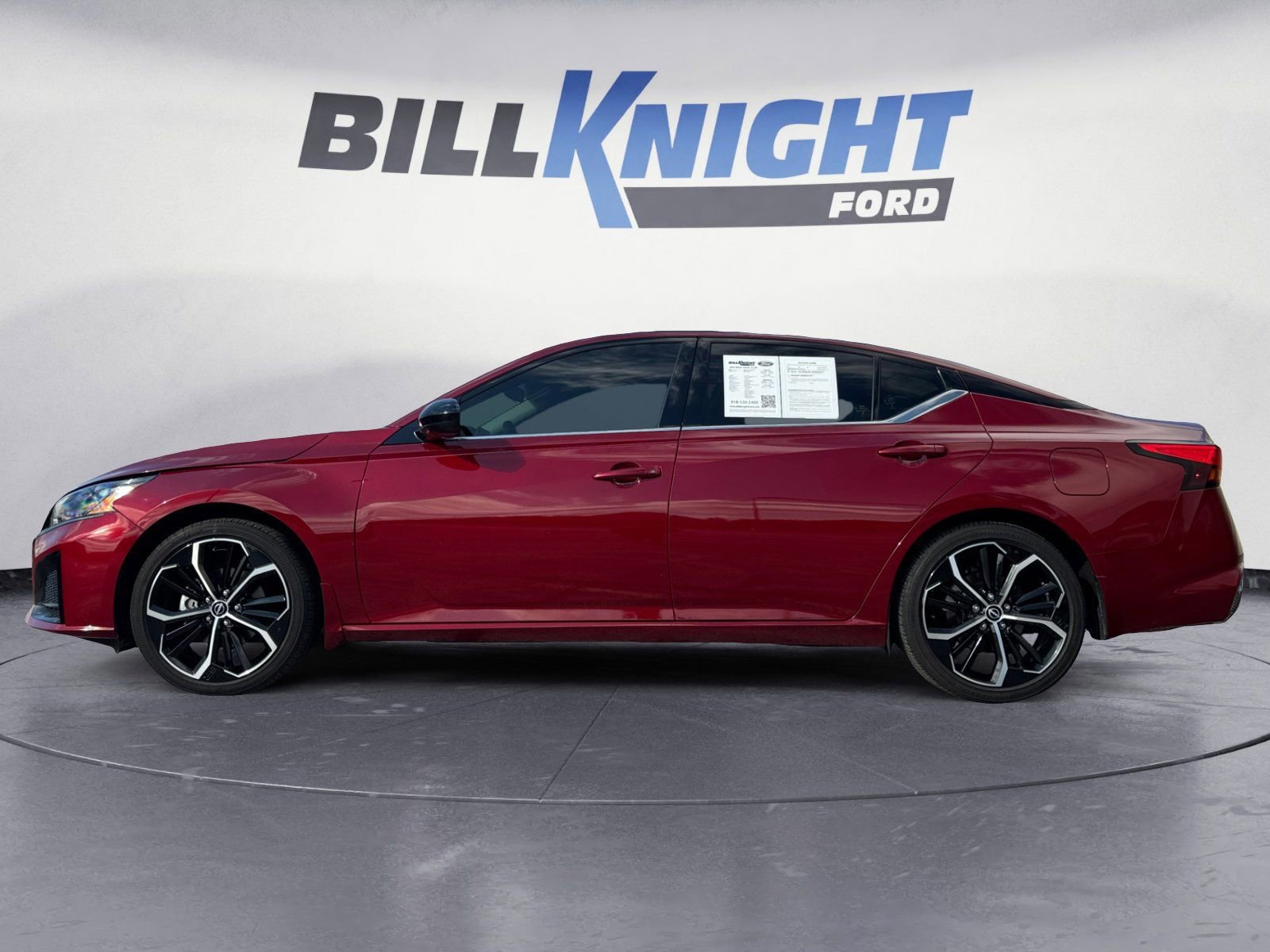 Used 2024 Nissan Altima 2.5 SR w/ SR Premium Package image 2