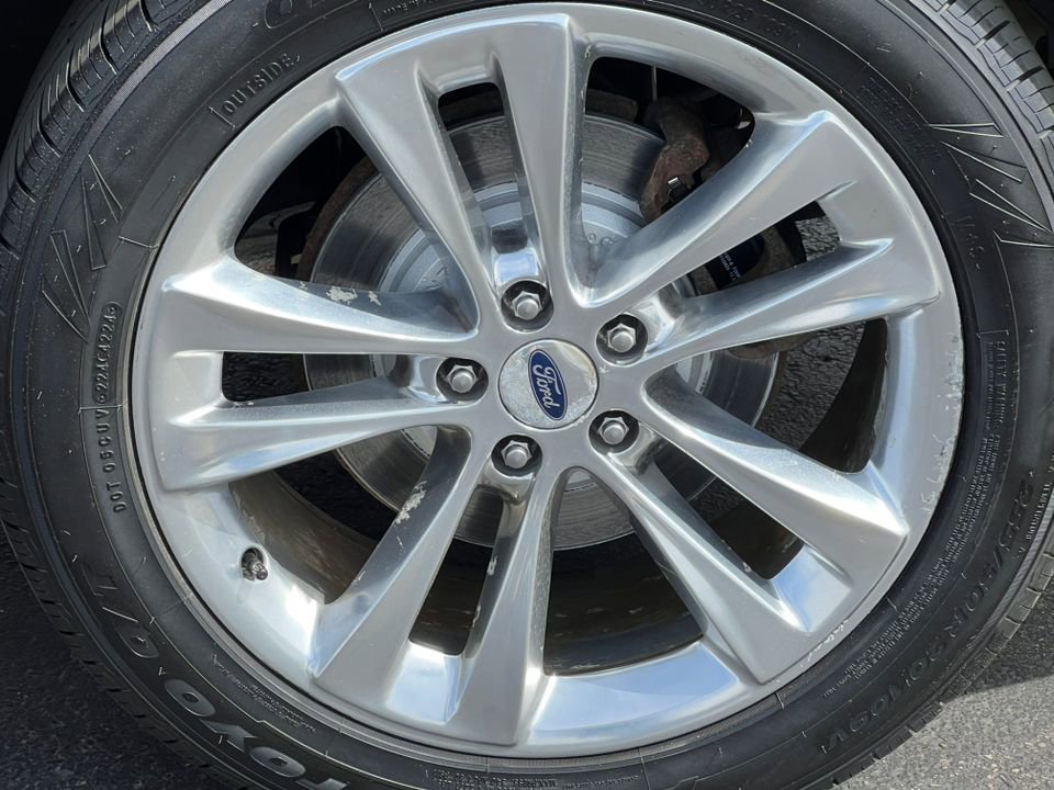 Certified 2018 Ford Explorer XLT w/ Equipment Group 202A AWD/4WD image 6