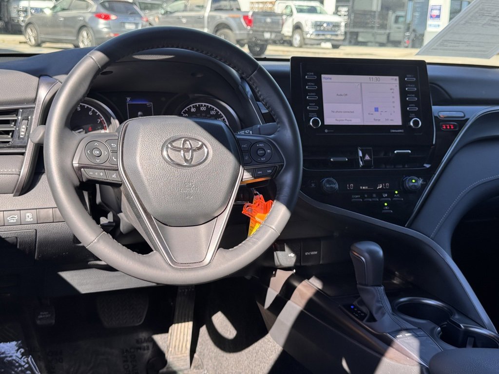 Used 2024 Toyota Camry SE image 28