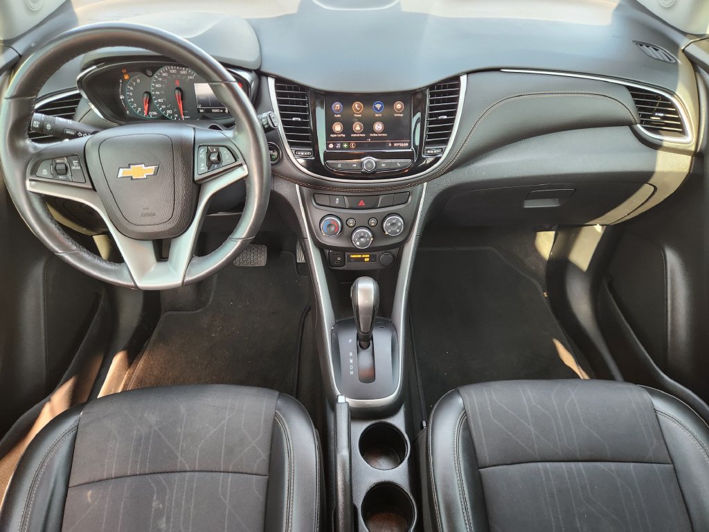 Used 2022 Chevrolet Trax LT w/ LT Convenience Package AWD/4WD image 24