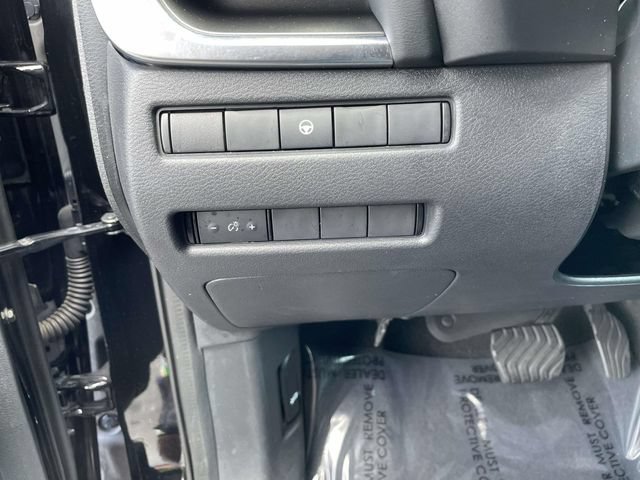 Used 2022 Nissan Rogue SV FWD image 13