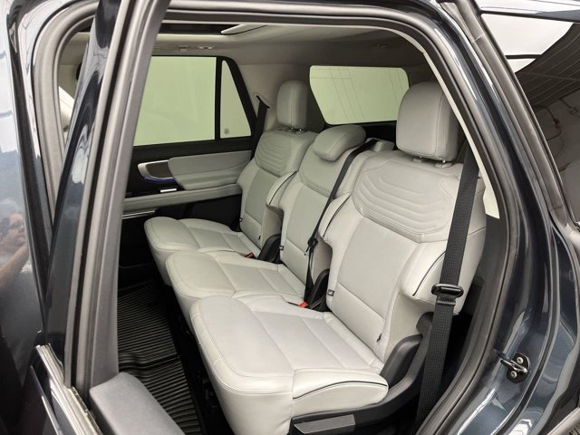 Certified 2025 Ford Expedition Platinum w/ Platinum Ultimate Package AWD/4WD image 15