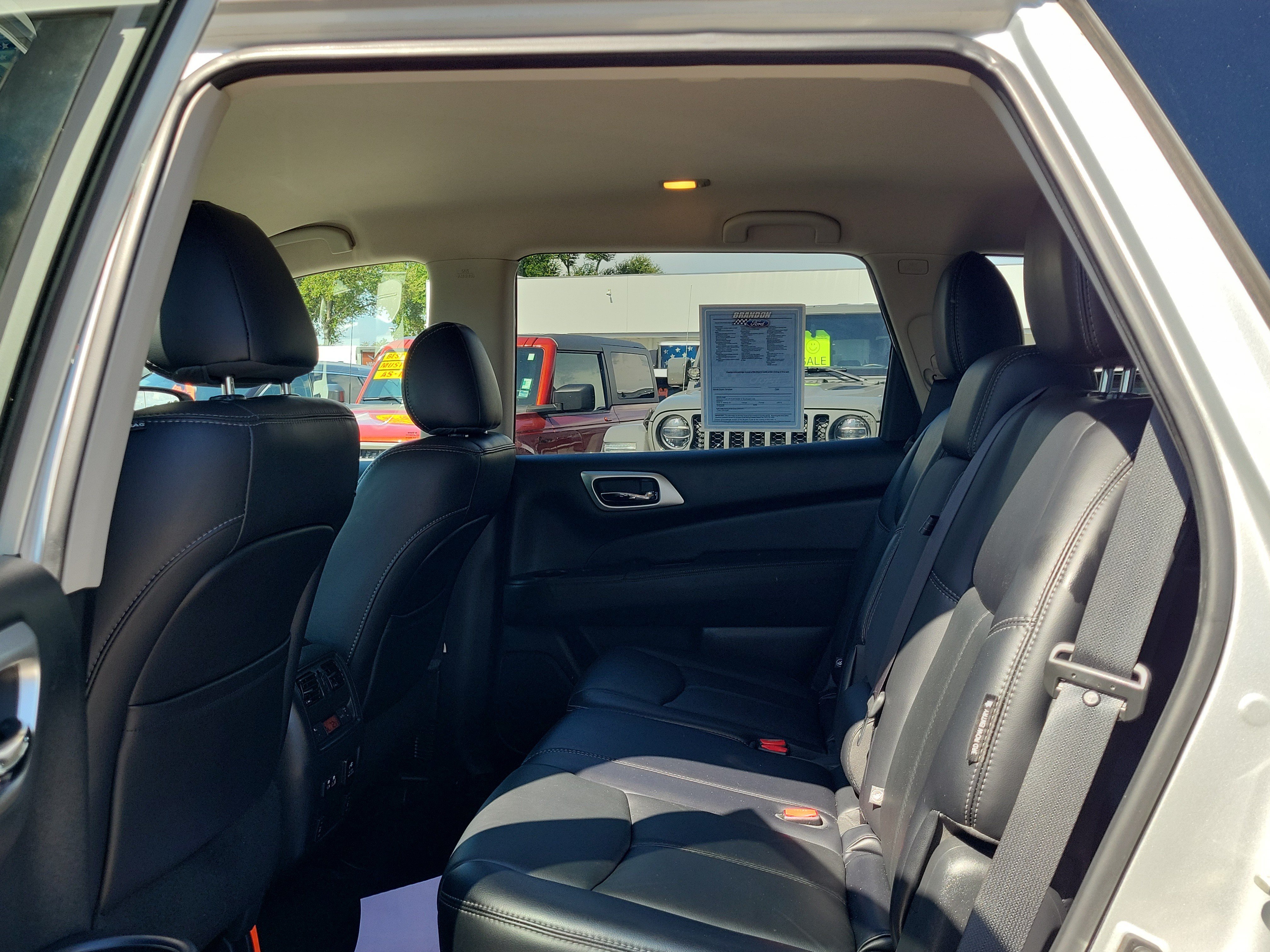 Used 2019 Nissan Pathfinder SL FWD image 13