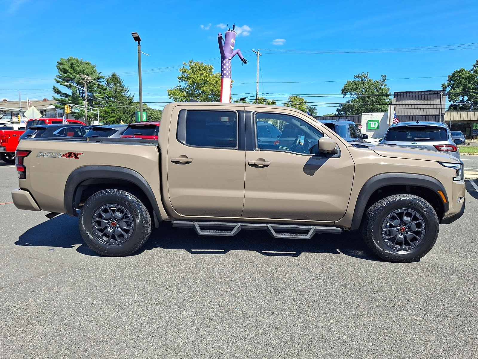 Used 2022 Nissan Frontier PRO-4X w/ Pro-4X Premium Package AWD/4WD image 12