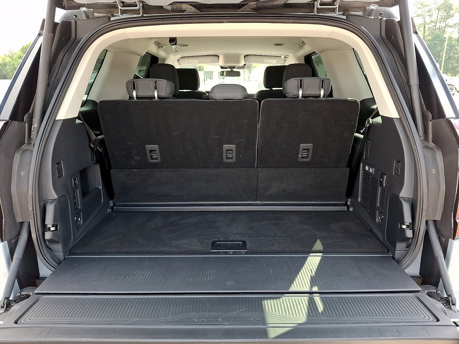 Certified 2025 Ford Expedition Active AWD/4WD image 28