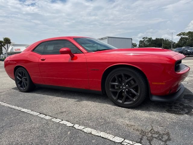 Used 2022 Dodge Challenger R/T RWD image 3