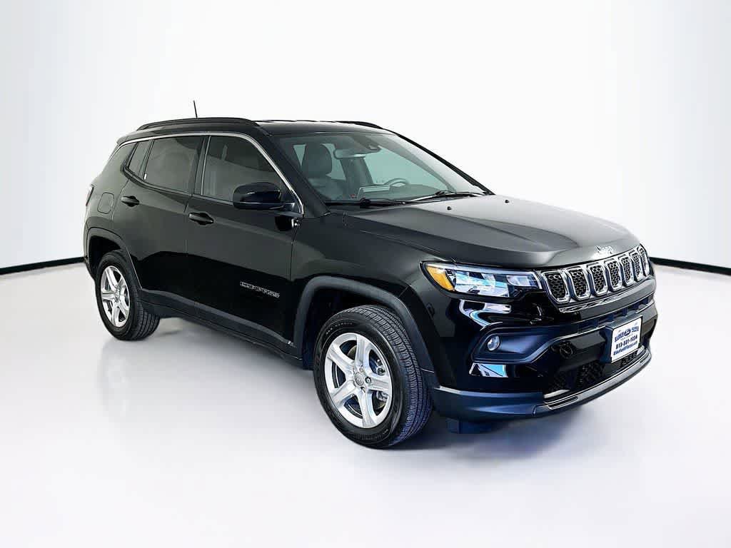 Used 2023 Jeep Compass Latitude AWD/4WD image 23
