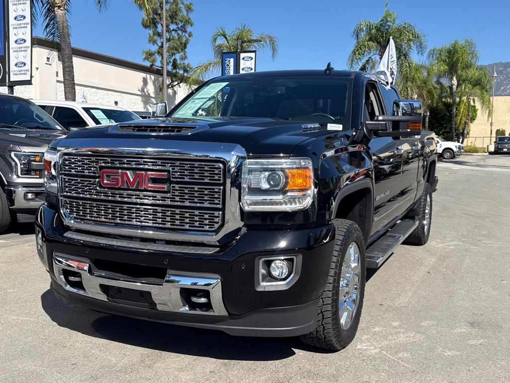 Used 2018 GMC Sierra 2500 Denali w/ Duramax Plus Package AWD/4WD image 5
