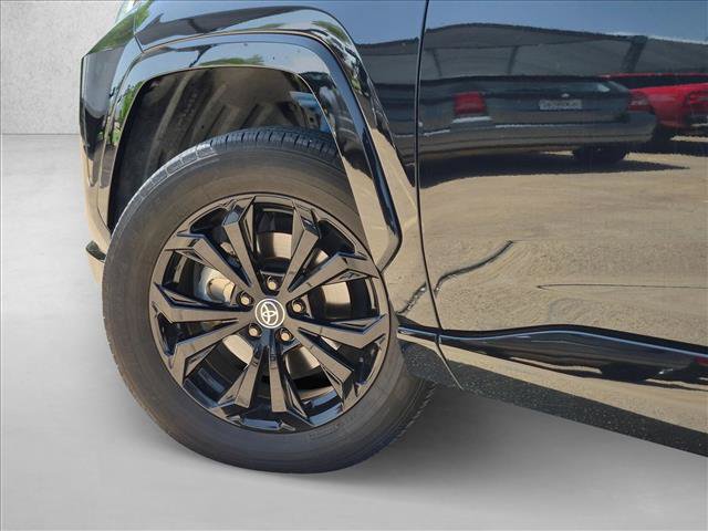 Used 2022 Toyota RAV4 SE AWD/4WD image 5