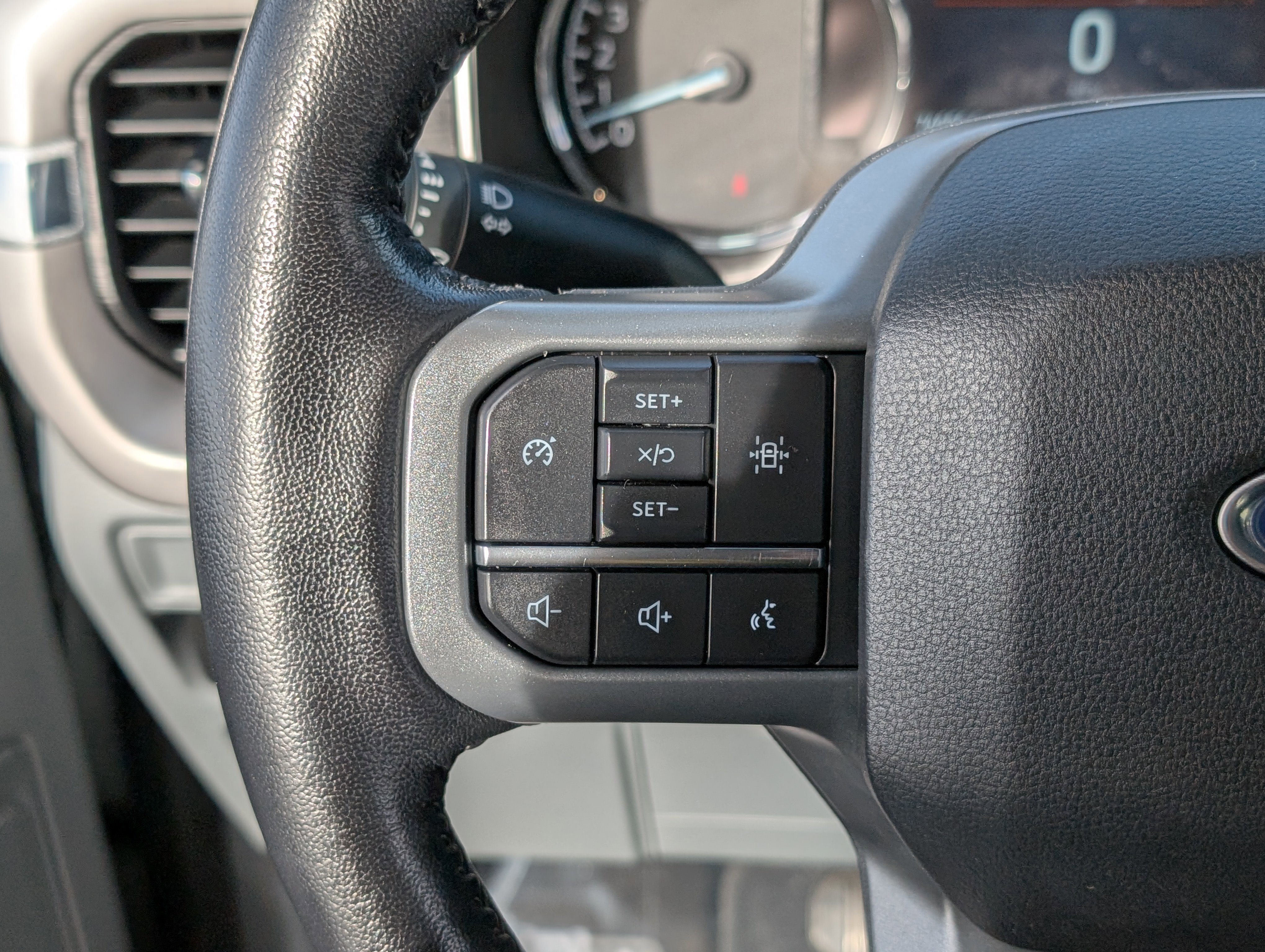 Certified 2022 Ford F150 XLT w/ Equipment Group 301A Mid image 21