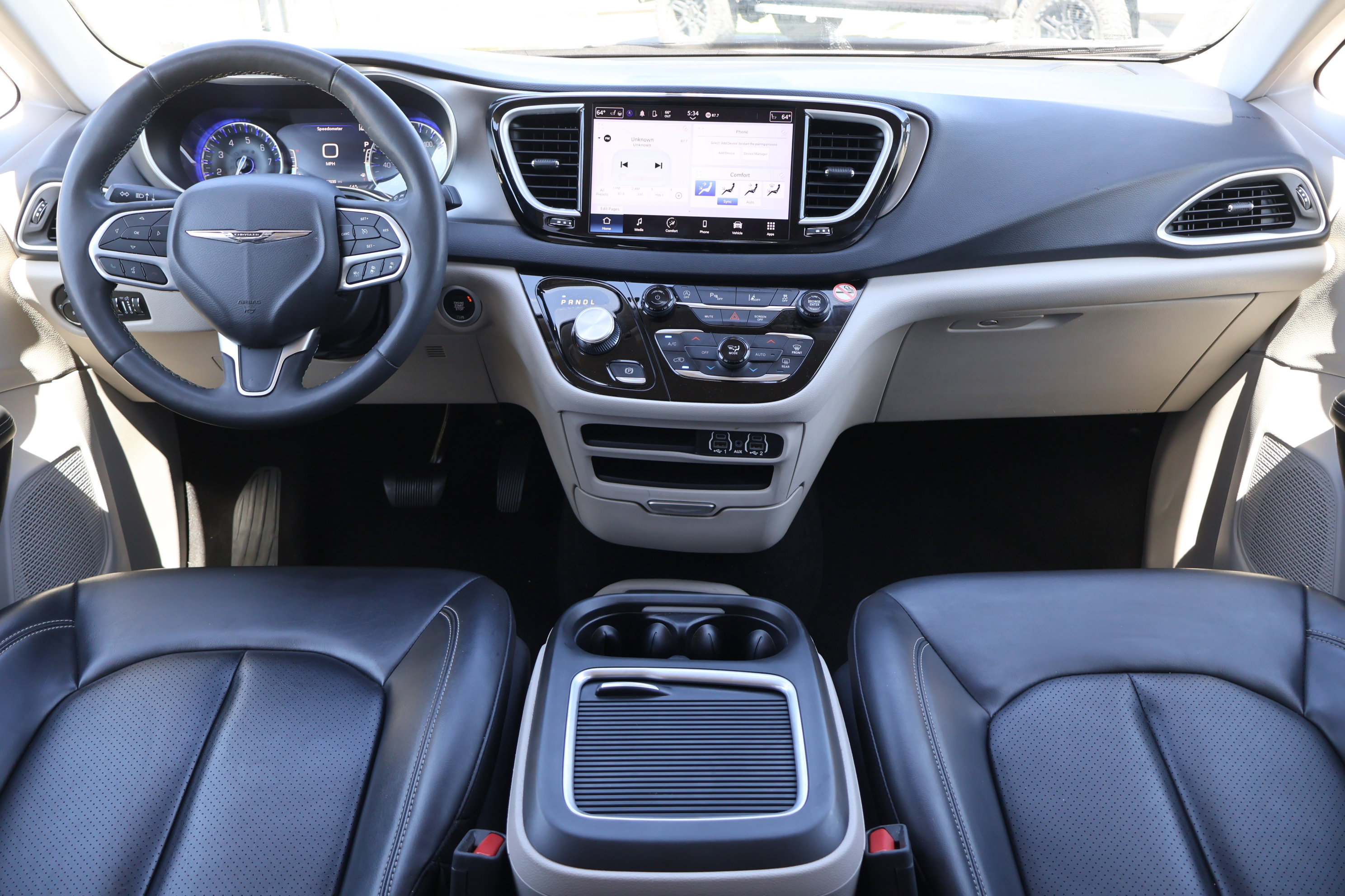 Used 2023 Chrysler Pacifica Touring-L image 25