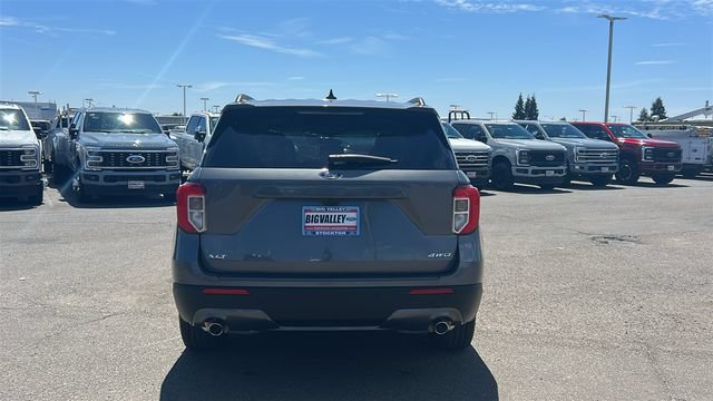 Certified 2023 Ford Explorer XLT w/ Equipment Group 202A AWD/4WD image 4