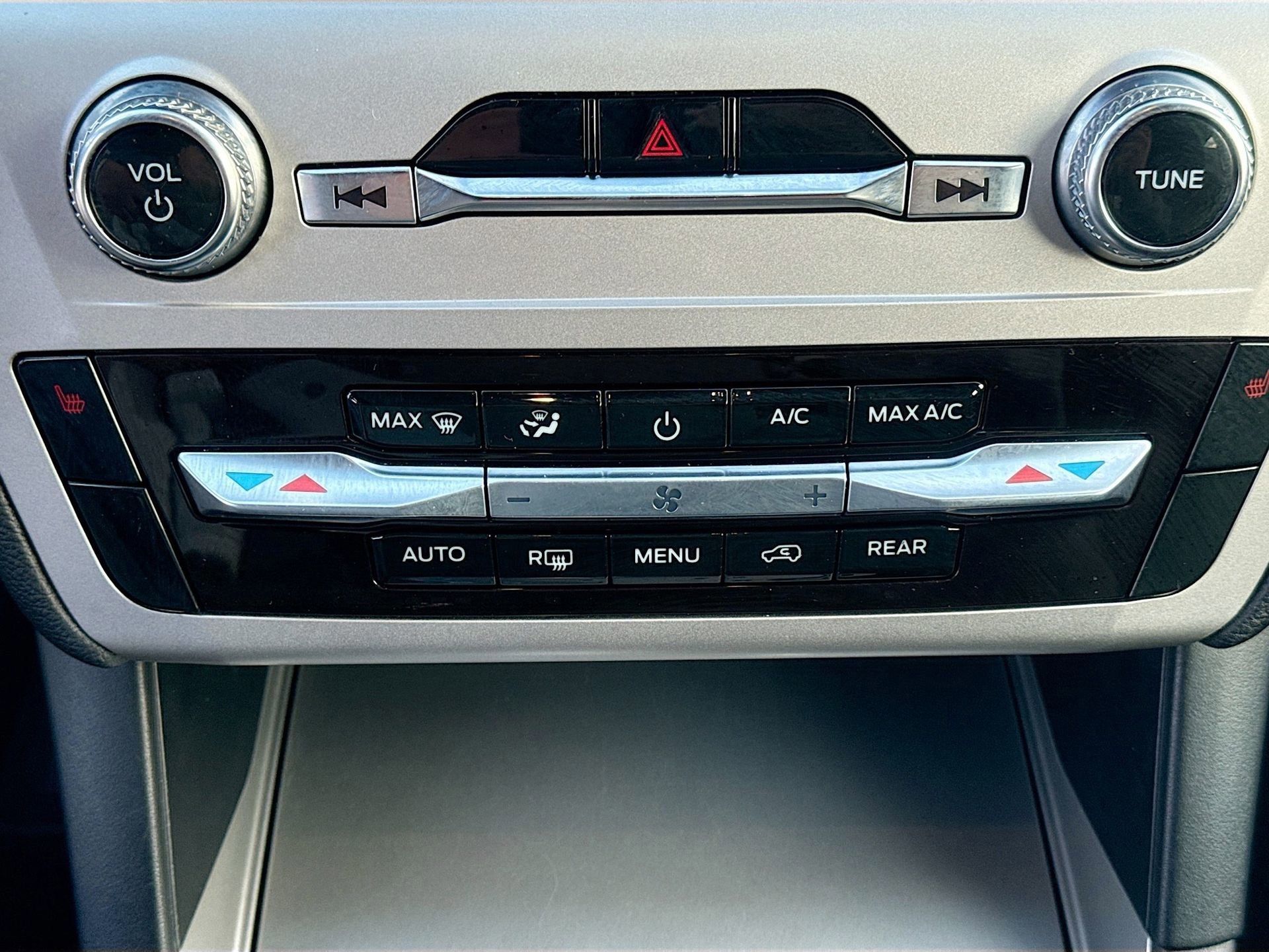 Certified 2022 Ford Explorer XLT image 14