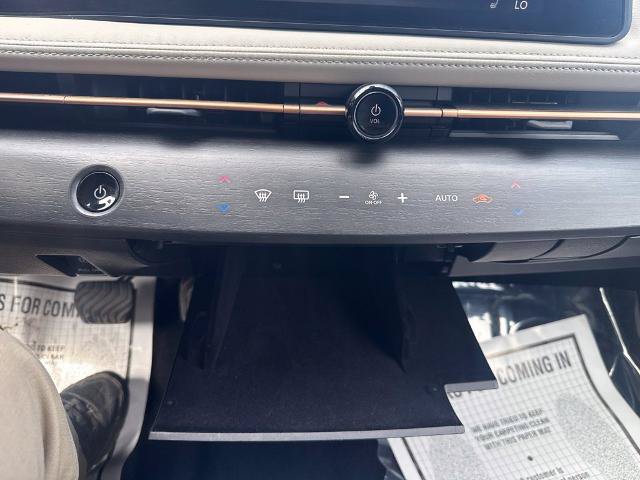 Used 2025 Nissan Ariya AWD image 17