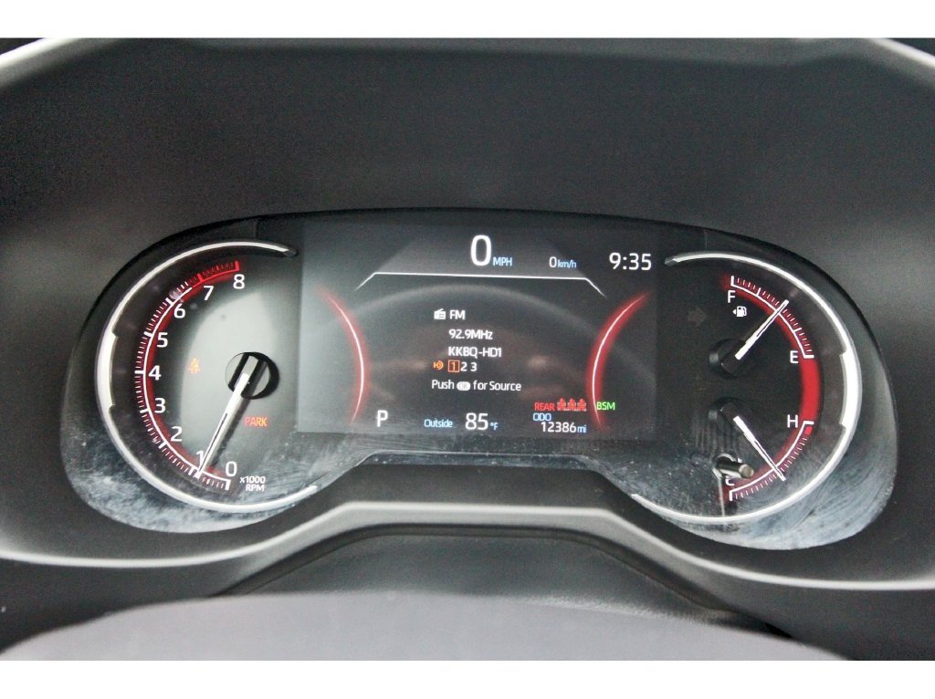 Used 2025 Toyota RAV4 XLE Premium w/ Blackout Package (GST) FWD image 17