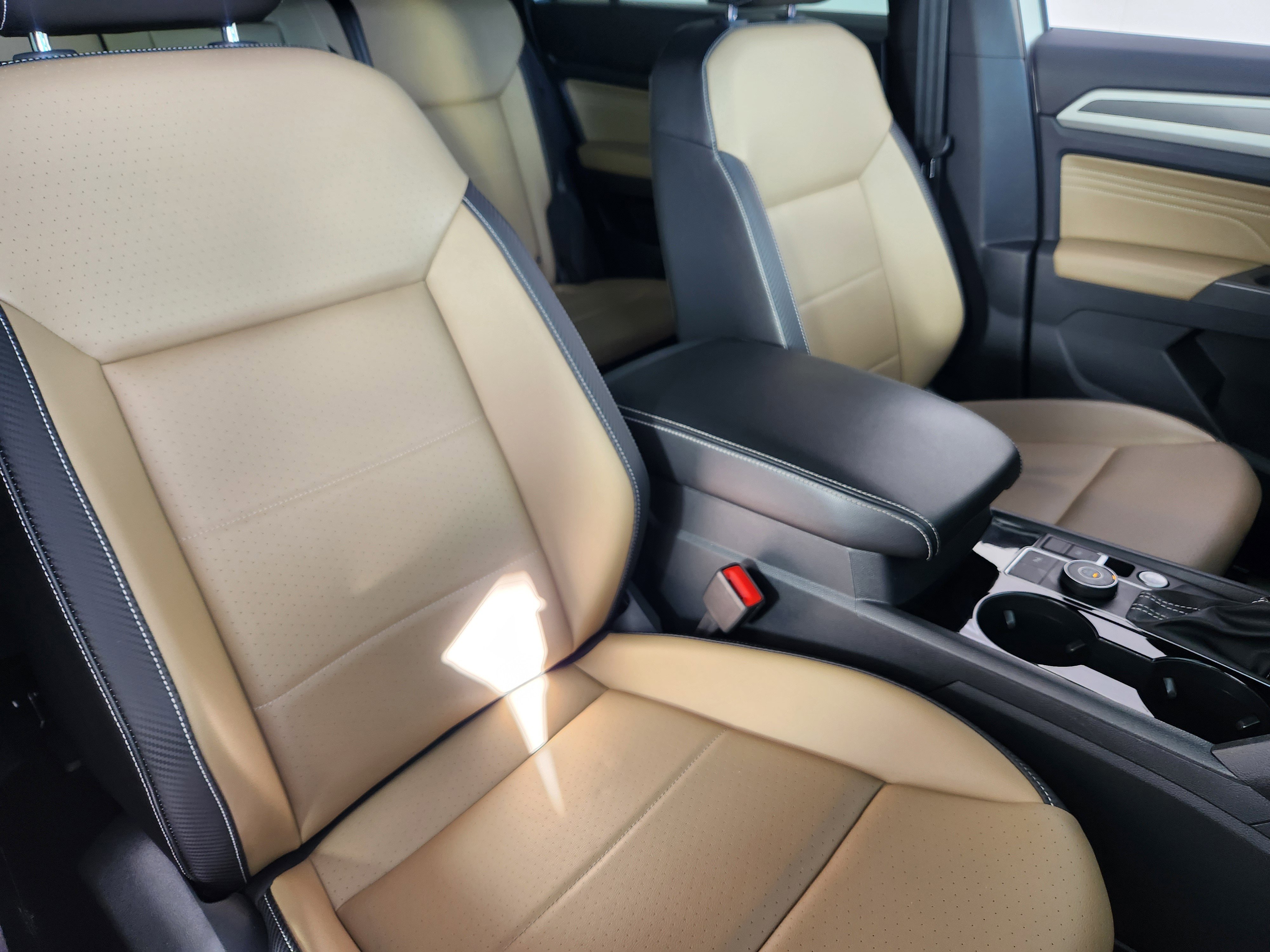 Used 2022 Volkswagen Atlas Cross Sport SE image 10